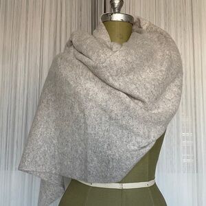 White + Warren 100% Cashmere Light Heather Gray/Cream Women's Wrap Scarf